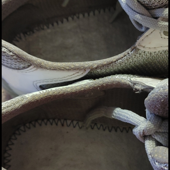 Authentic PRADA SHOES - Picture 5 of 9